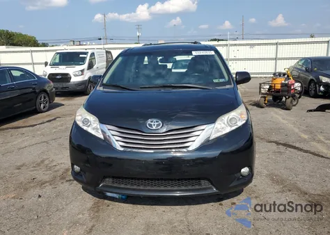 2017 Toyota Sienna Xle z USA, uszkodzony, nr VIN 5TDDZ3DC5HS159523